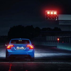 2017-volvo-s60-polestar_100596654_h.jpg