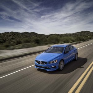 2017-volvo-s60-polestar_100596672_h.jpg